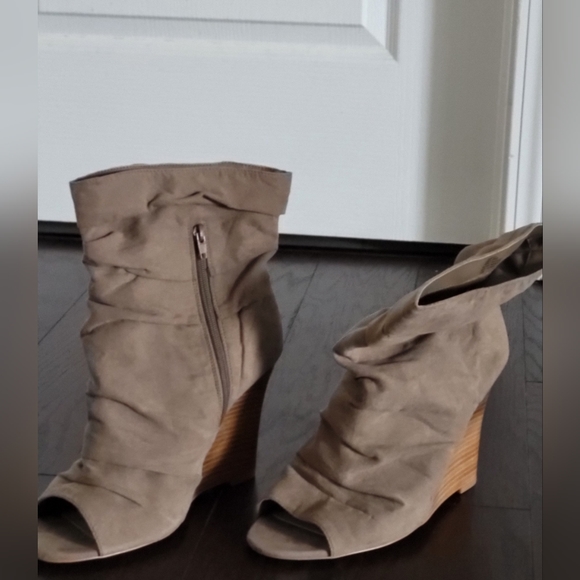 Wedge booties - Picture 3 of 3